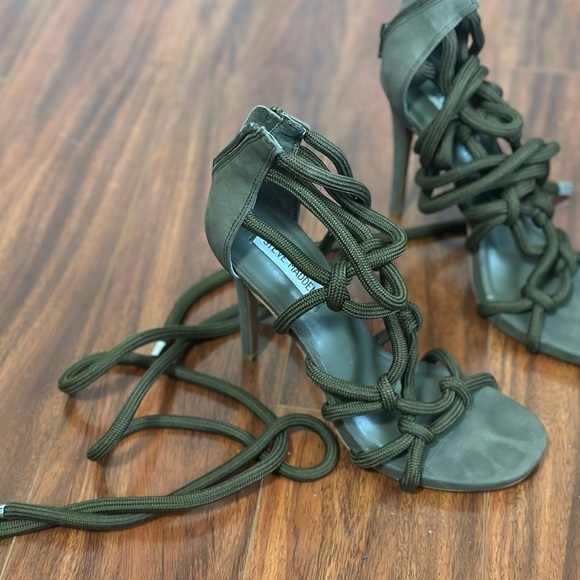 Steve Madden green heel - Picture 2 of 3